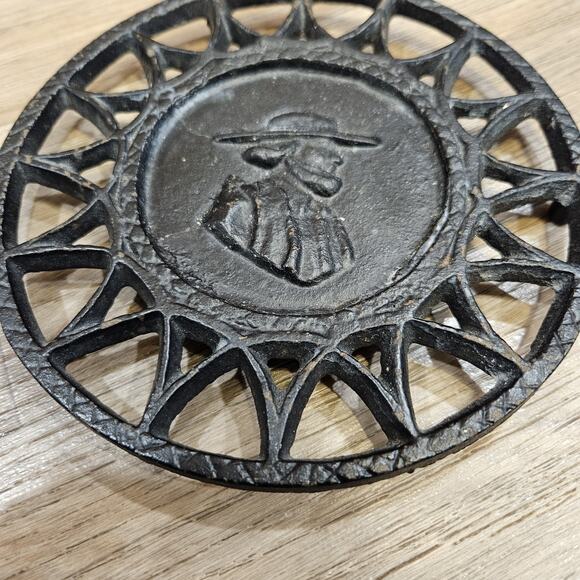 Vintage Cast Iron Trivet Civil War Military Silhouette 6-1/4" USA RARE Vtg - Picture 2 of 8